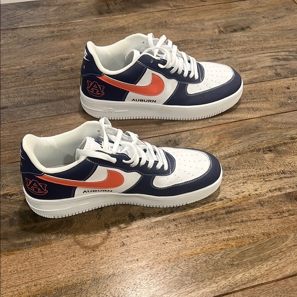 Nike Auburn Edition Navy and Orange Sneakers - Picture 2 of 4